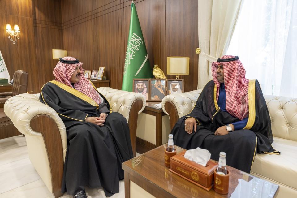 أمير حائل يستقبل مدير فرع الإدارة العامة للمجاهدين المعيَّن حديثًا بالمنطقة