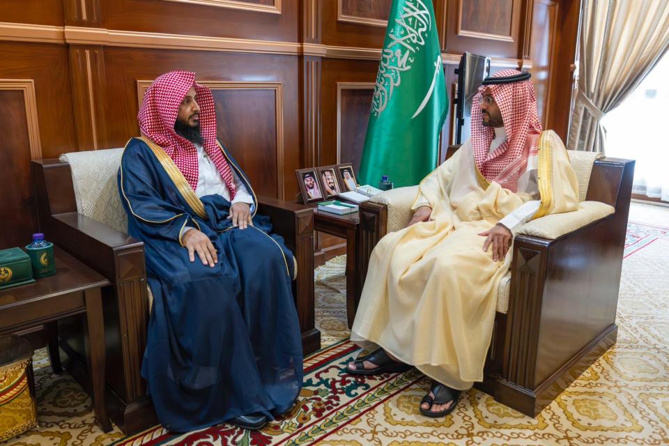 نائب أمير حائل يستقبل رئيس كتابة العدل بالمنطقة