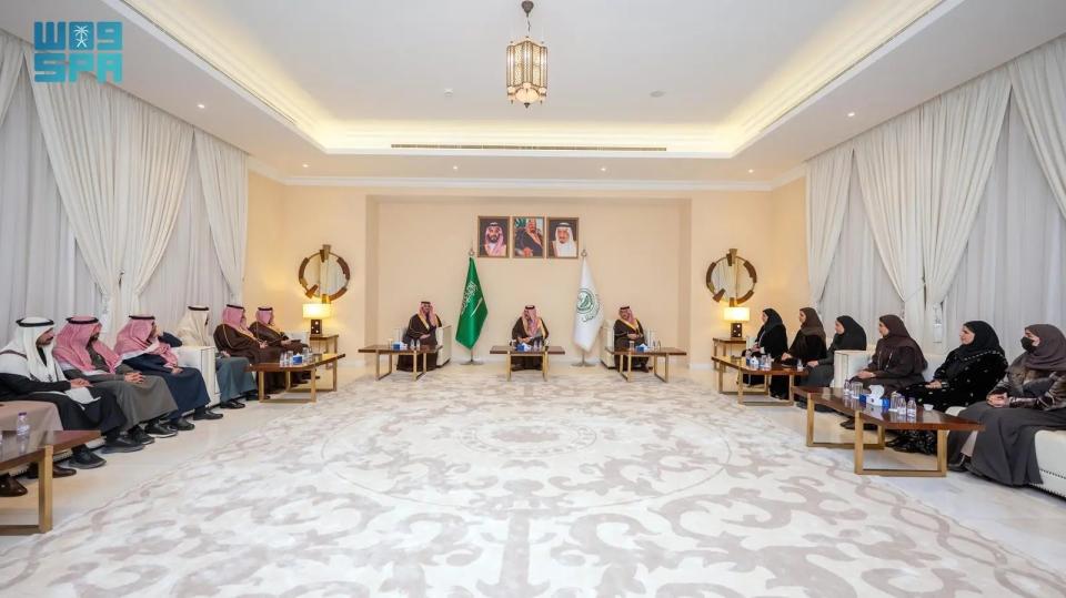 أمير منطقة حائل يستقبل مساعد وزير الإعلام