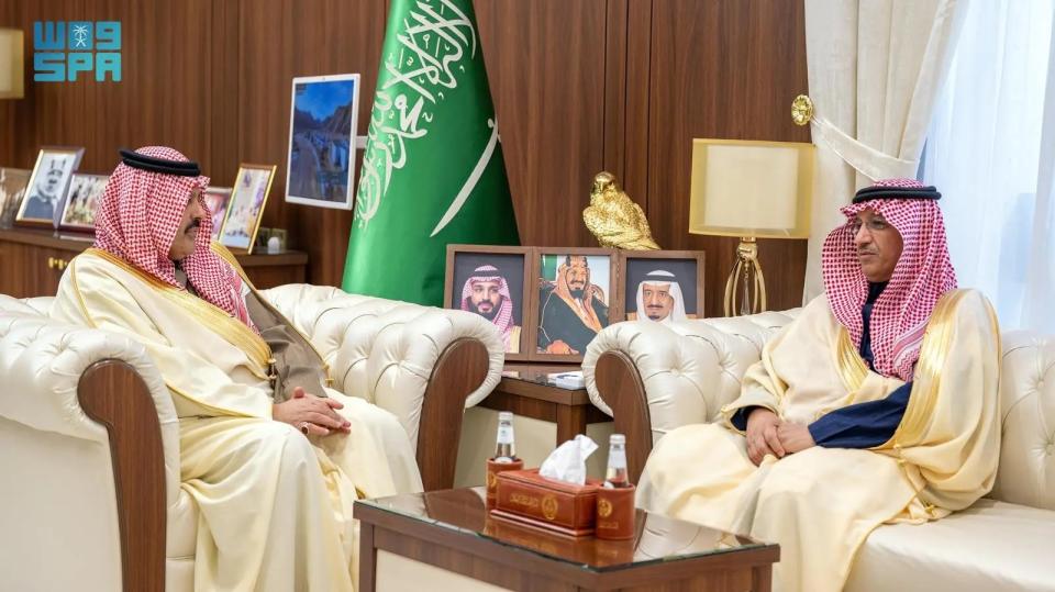 أمير منطقة حائل يستقبل وزير التعليم