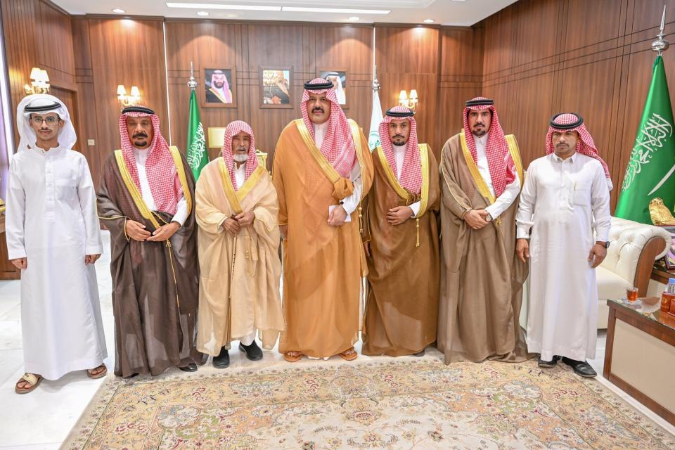 أمير منطقة حائل يستقبل الشلاقي المتنازل عن قاتل ابنه