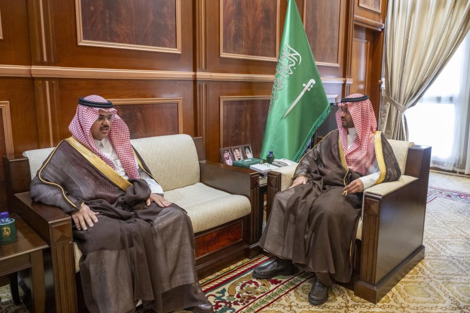 نائب أمير حائل يستقبل مدير عام ميدان الفروسية بالمنطقة
