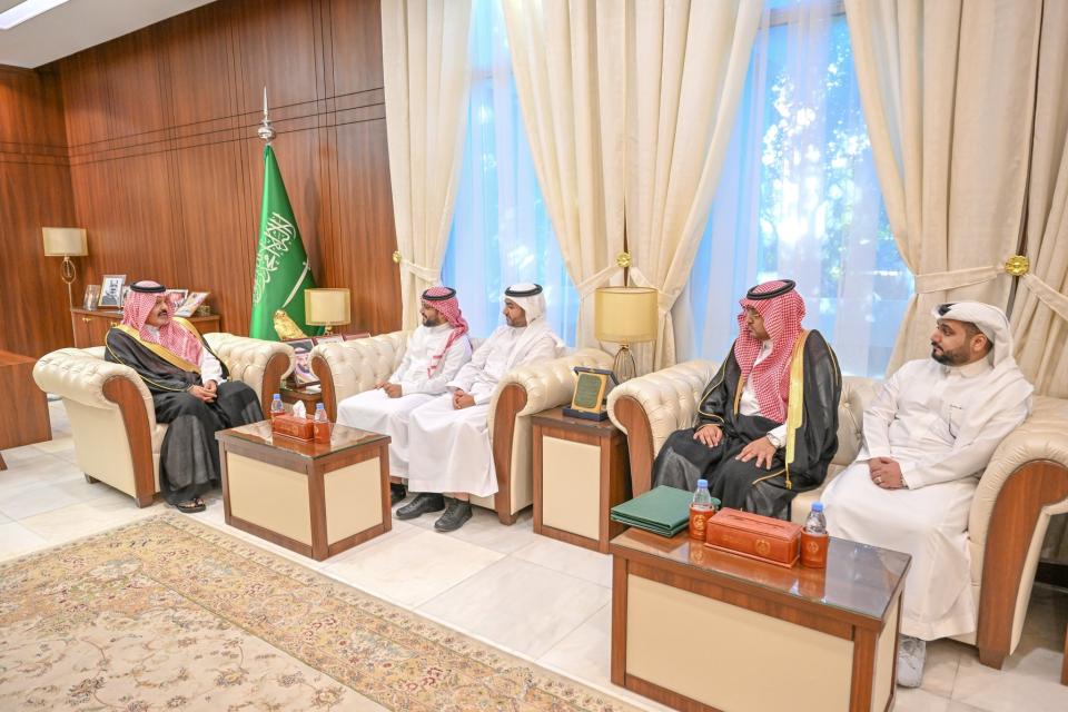 الأمير عبدالعزيز بن سعد يستقبل الرئيس التنفيذي لمركز الإسناد والتصفية "إنفاذ"