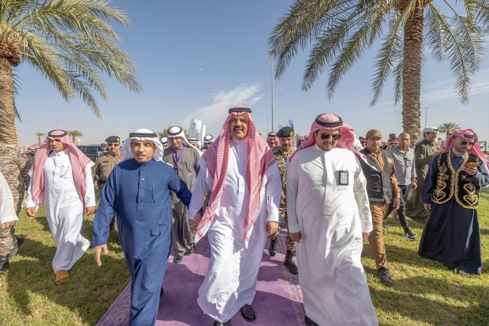 الأمير عبدالعزيز بن سعد يضع حجر الأساس لمشروع مركز أجا الدولي للمعارض والمؤتمرات ومشروع العثيم سيتي سنتر