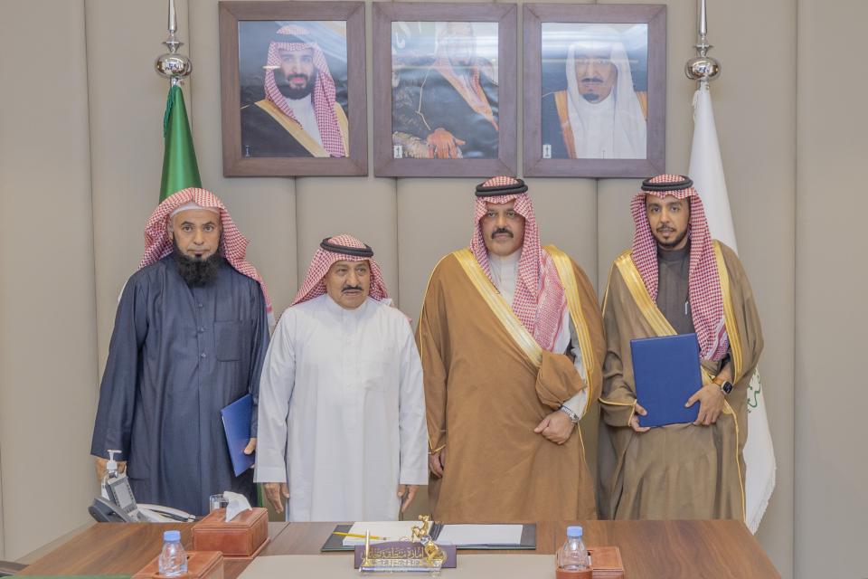 أمير منطقة حائل يستقبل الرئيس التنفيذي لتجمع حائل الصحي ورئيس مجلس إدارة جمعية أفق