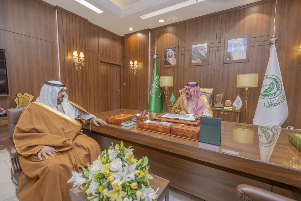 أمير منطقة حائل يستقبل رئيس مركز الودي