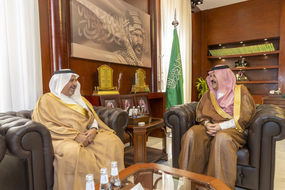 أمير منطقة حائل يستقبل نائب وزير النقل والخدمات اللوجستية لشؤون الطرق