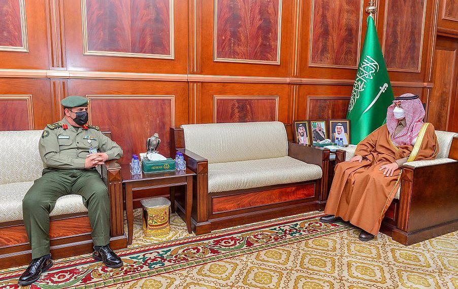سمو نائب أمير حائل يستقبل مدير الجوازات بالمنطقة