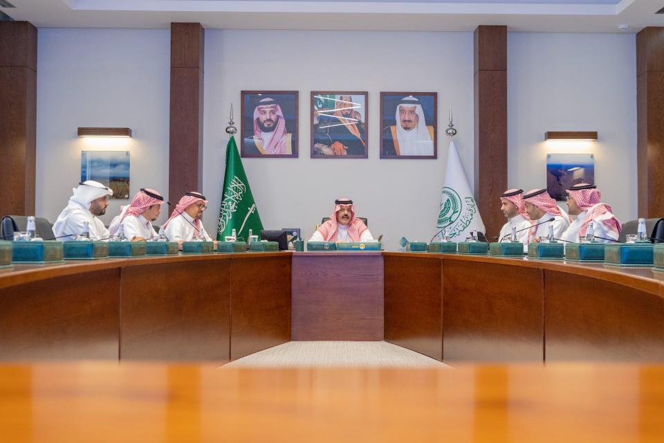 سمو الأمير عبدالعزيز بن سعد يرأس اجتماع الإدارات التنفيذية بهيئة تطوير حائل