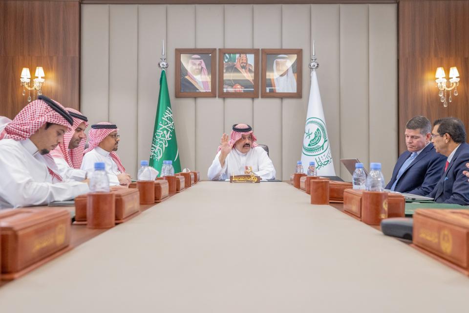 سمو أمير حائل يرأس اجتماع مناقشة إعداد مشروع مخطط إقليمي لمدينة حائل والمخططات المحلية لمحافظات المنطقة.