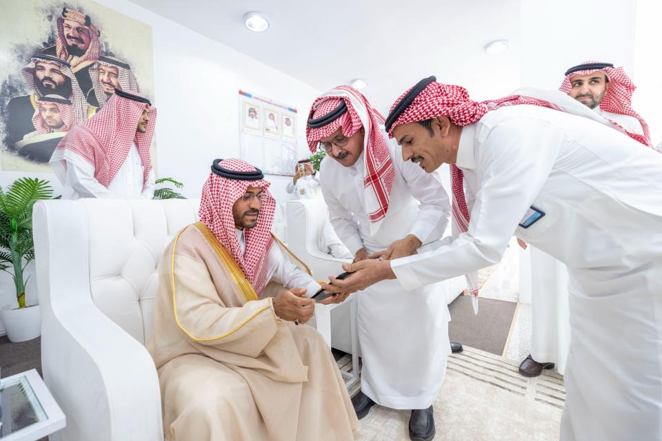 سمو نائب أمير حائل يزور مقر جمعية مرضى الكلى بالمنطقة.