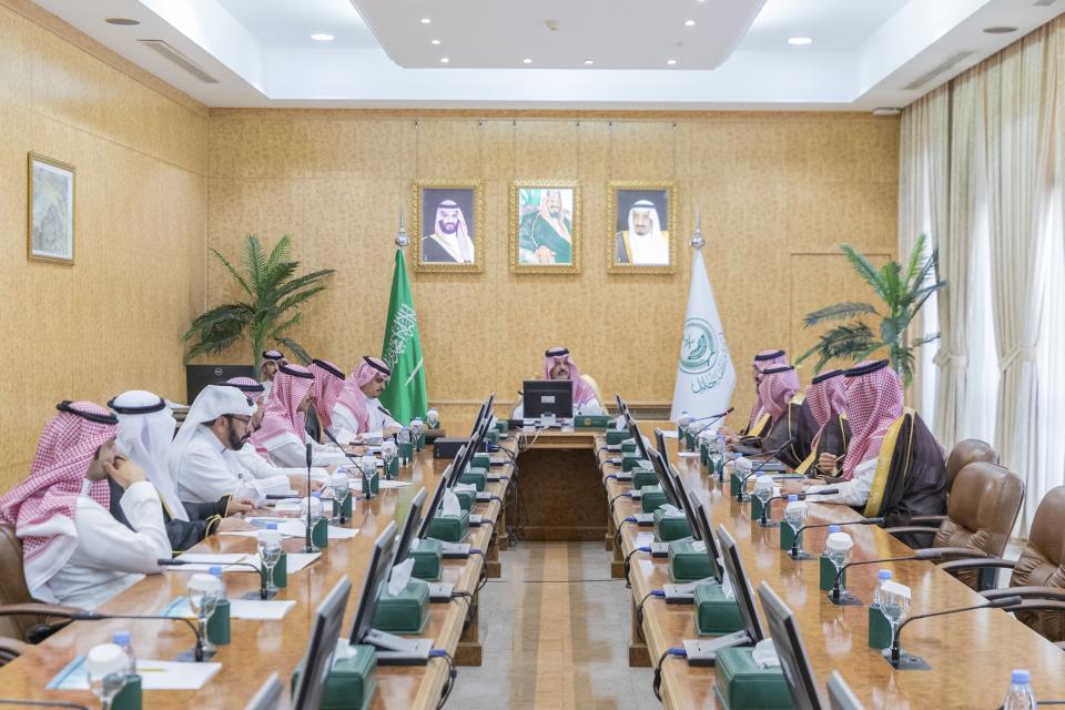 أمير منطقة حائل يطّلع على اللوائح والتشريعات الجديدة التي تخصّ المركز الوطني لتنمية القطاع غير الربحي 