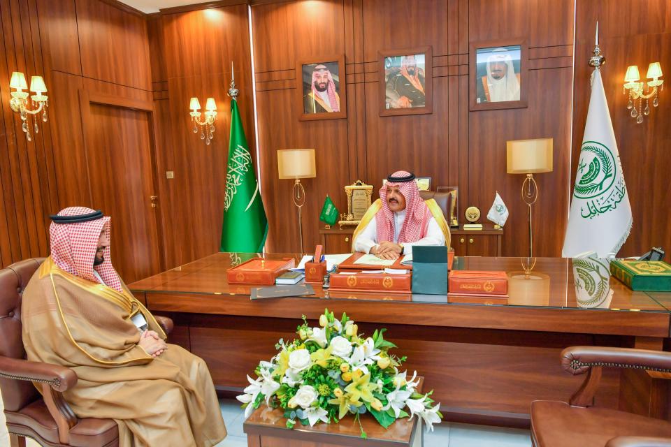 سمو أمير حائل يبحث تسريع المبادرات الإستراتيجية التنموية ذات الأهمية القصوى بالمنطقة
