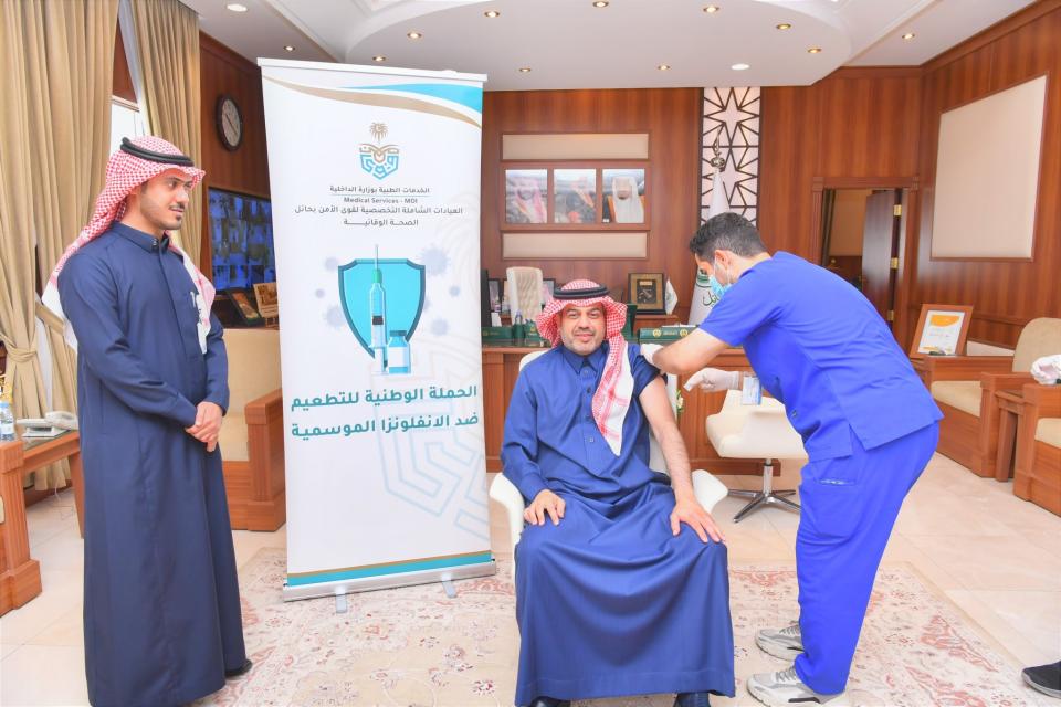 وكيل إمارة منطقة حائل يدشن الحملة الوطنية للتطعيم ضد الإنفلونزا الموسمية