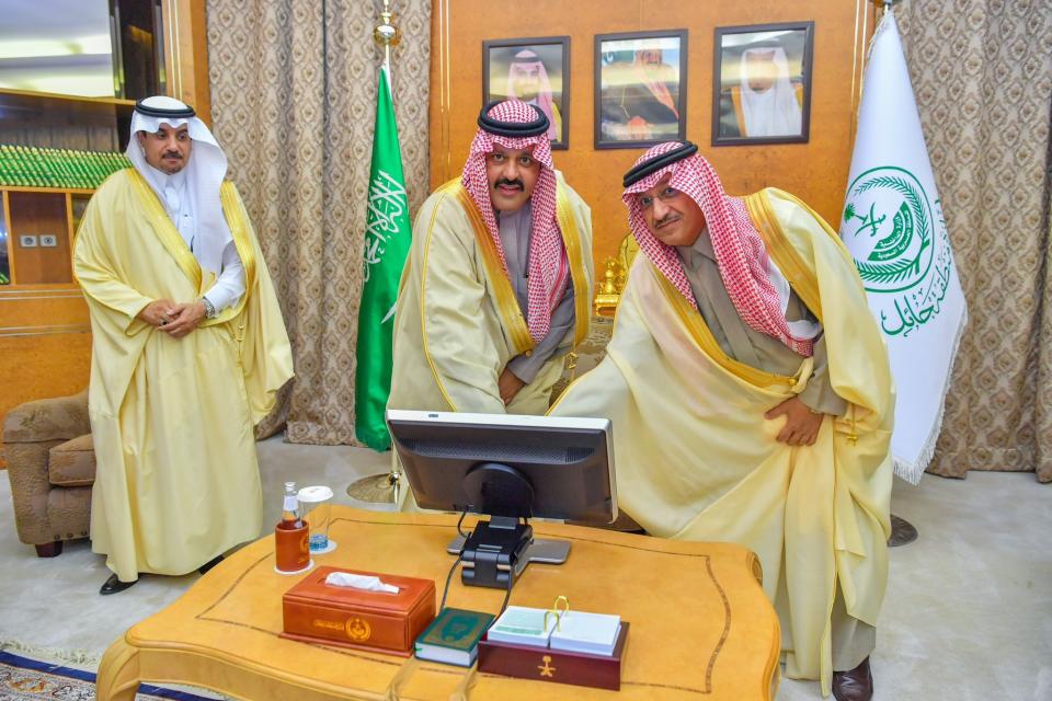 سمو الأمير عبدالعزيز بن سعد يدشن 12 مشروعاً مدرسياً جديداً للبنين والبنات في مدينة حائل والمحافظات التابعة لها.
