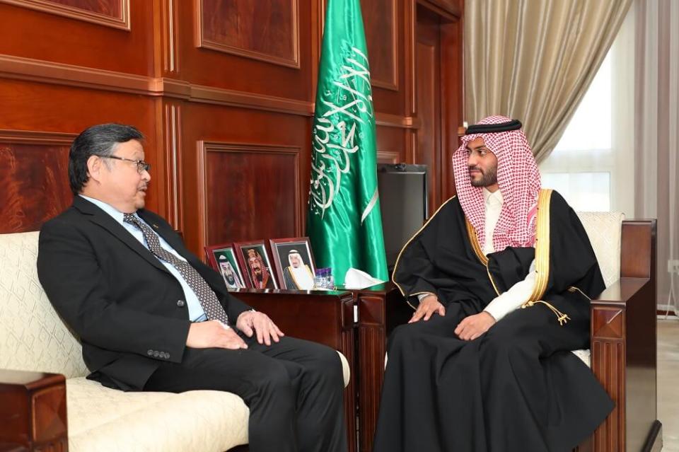 سمو نائب أمير منطقة حائل يستقبل السفير الفلبيني لدى المملكة
