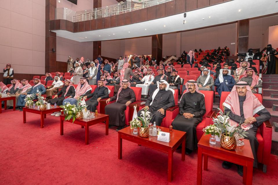 وكيل إمارة حائل المساعد للشؤون التنموية يرعى حفل جمعية فخر للأعمال التطوعية