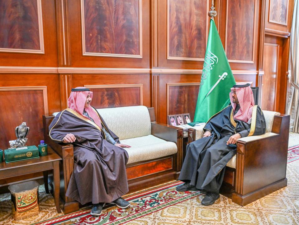 نائب أمير منطقة حائل يستقبل مدير عام الإدارة العامة للأحوال المدنية بالمنطقة