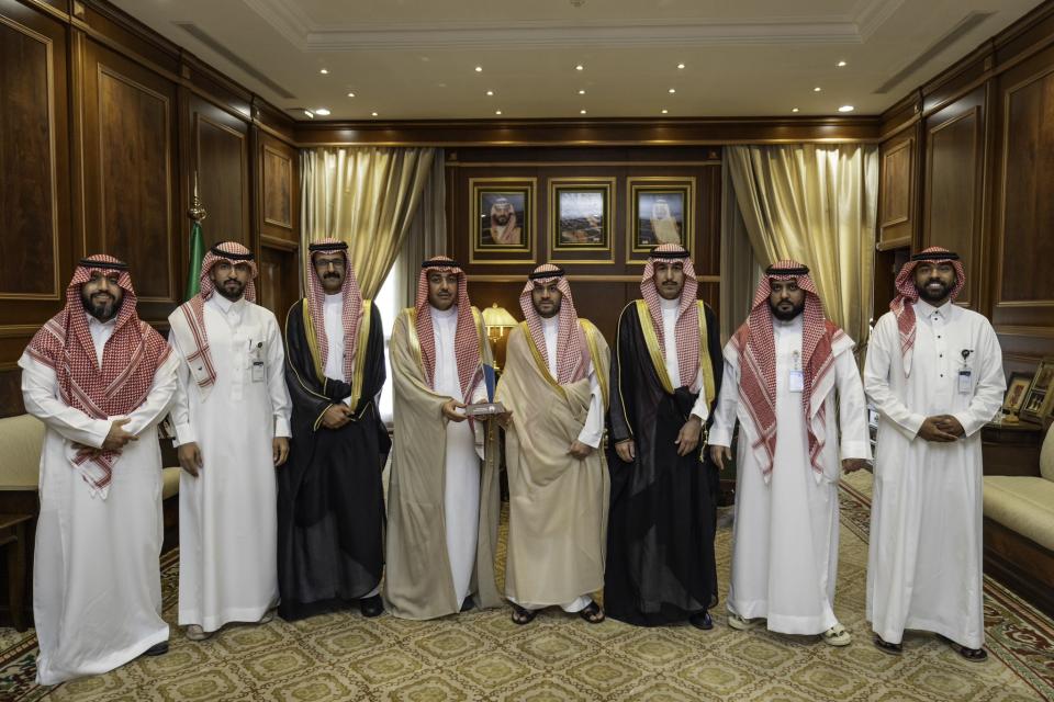 نائب أمير حائل يستقبل مدير فرع "الموارد البشرية" بالمنطقة