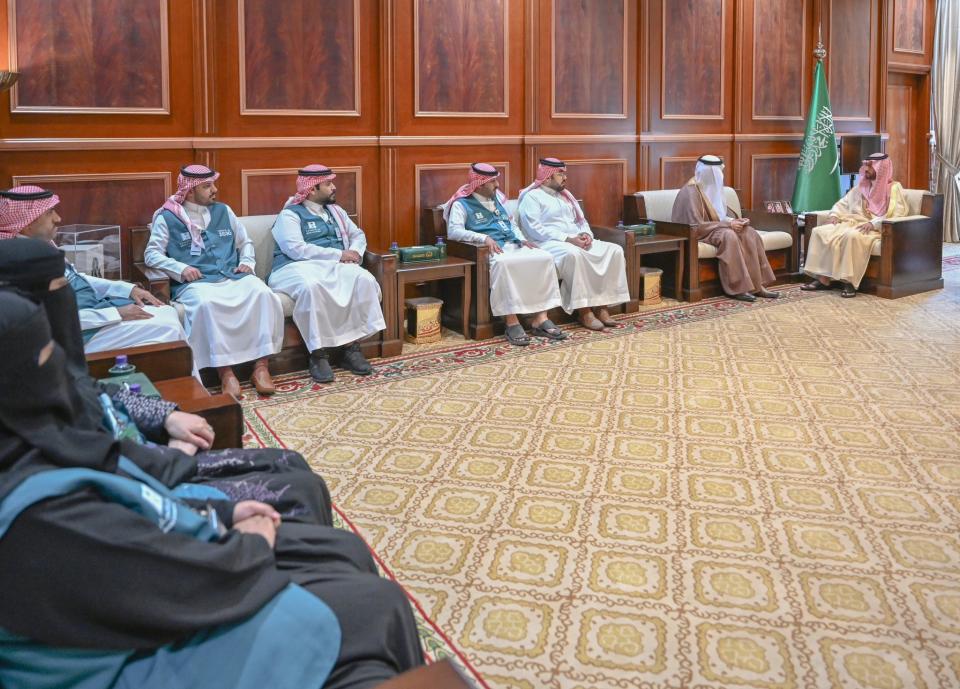 نائب أمير حائل يستقبل مدير فرع وزارة التجارة بالمنطقة