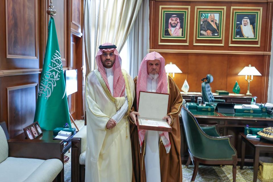 نائب أمير منطقة حائل يستقبل رئيس مجلس إدارة جمعية الدعوة والإرشاد بمدينة الروضة وأعضاء الجمعية