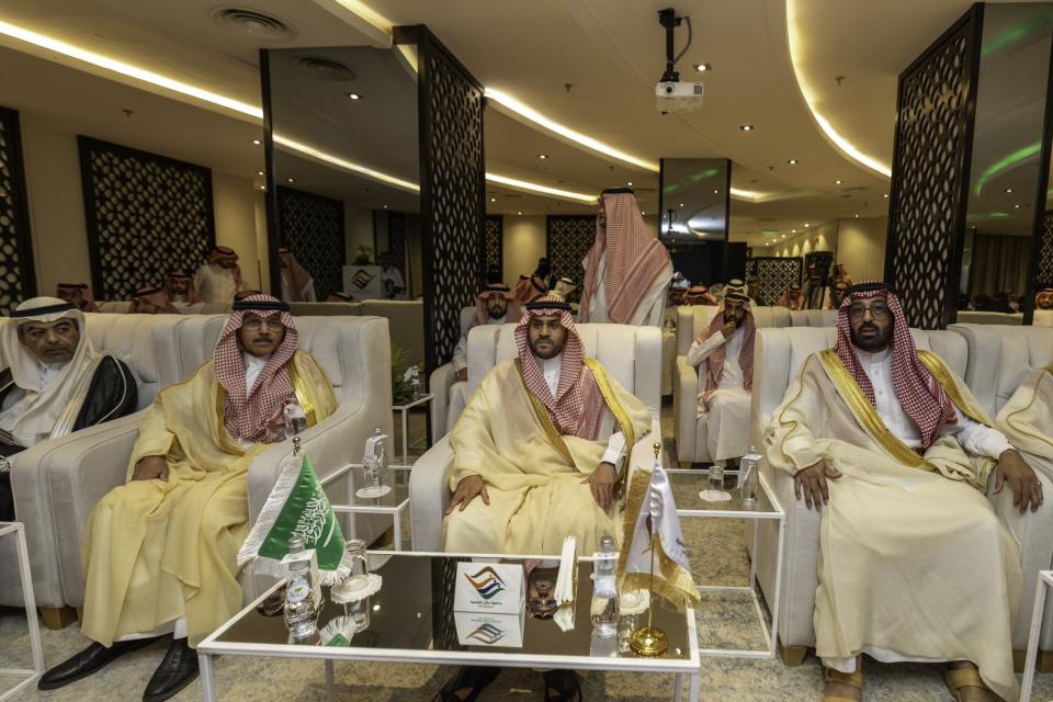 نائب أمير حائل يرعى الحفل الختامي لبرنامج مسارات ٢٠٢٤ م