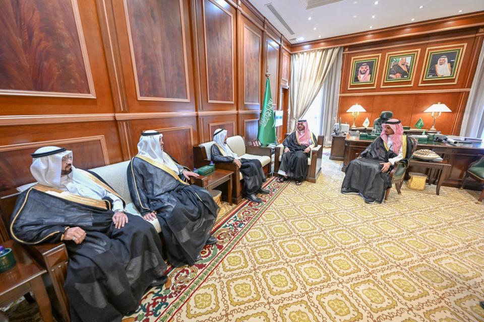 نائب أمير حائل يستقبل رئيس مجلس إدارة شركة منار الشمال التعليمية
