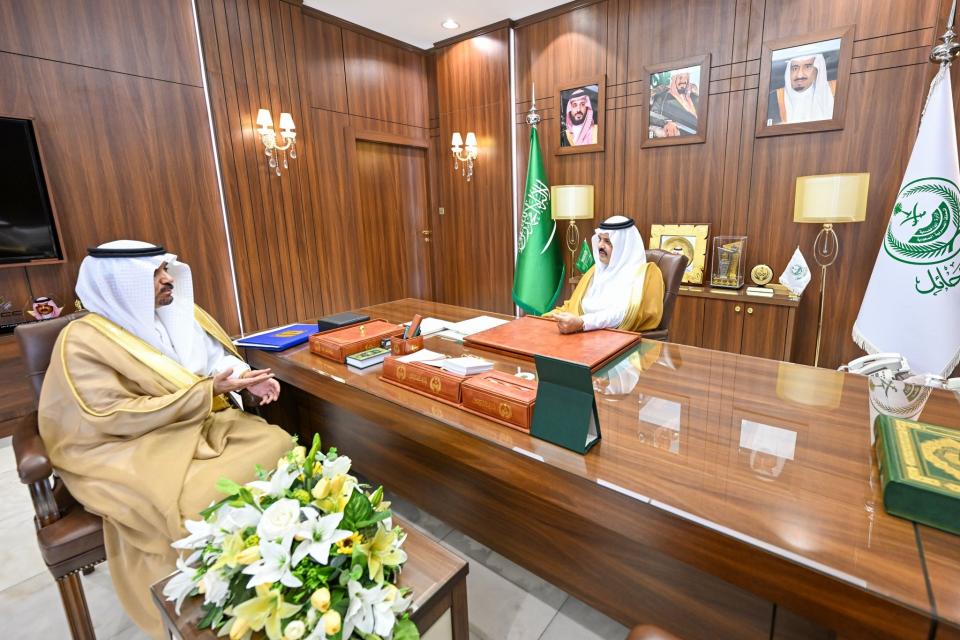 الأمير عبدالعزيز بن سعد يستقبل رئيس جامعة حائل