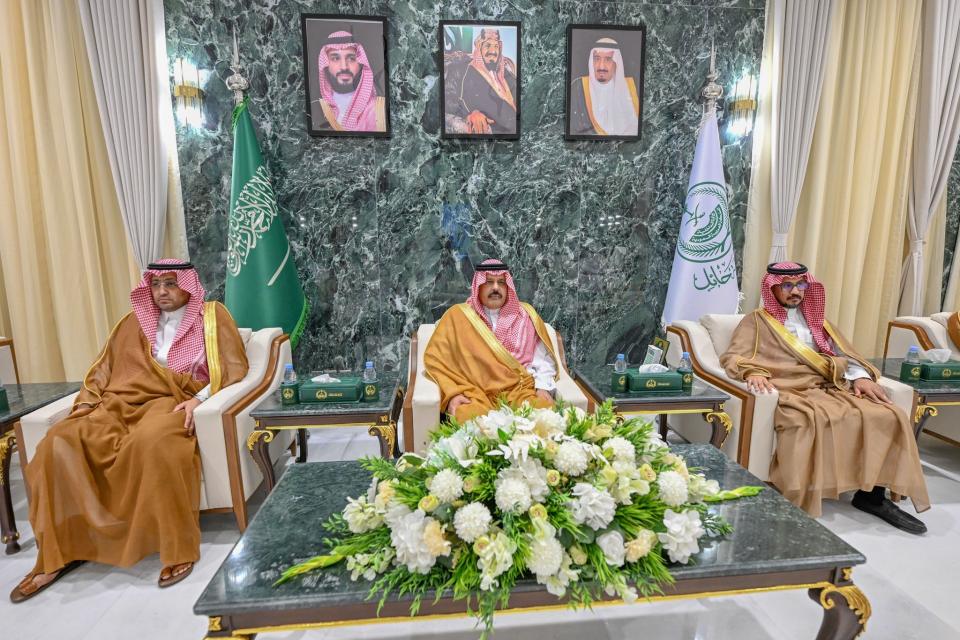 أمير منطقة حائل يرعى الحفل الختامي لأنشطة جمعية الأسر المنتجة "إنتاج" ويشهد عددًا من الاتفاقيات