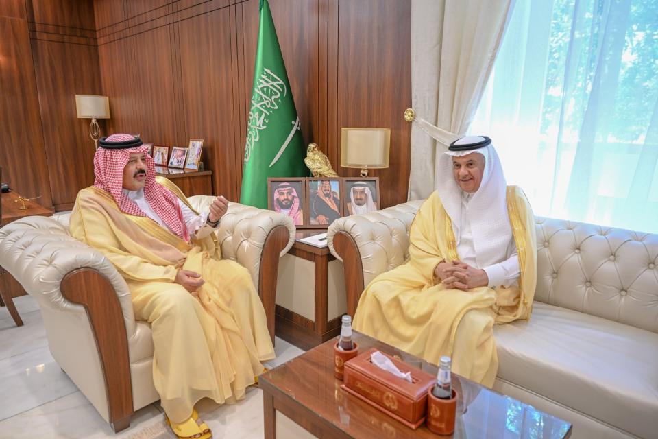 أمير منطقة حائل يستقبل وزير البيئة والمياه والزراعة