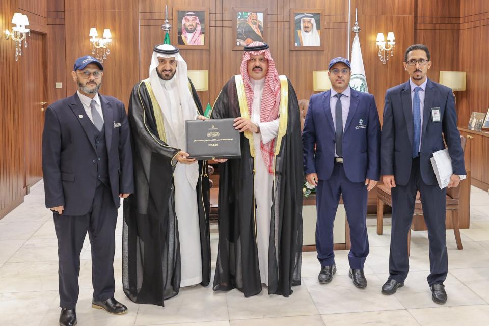 أمير حائل يستقبل مدير إدارة التدريب التقني والمهني بالمنطقة