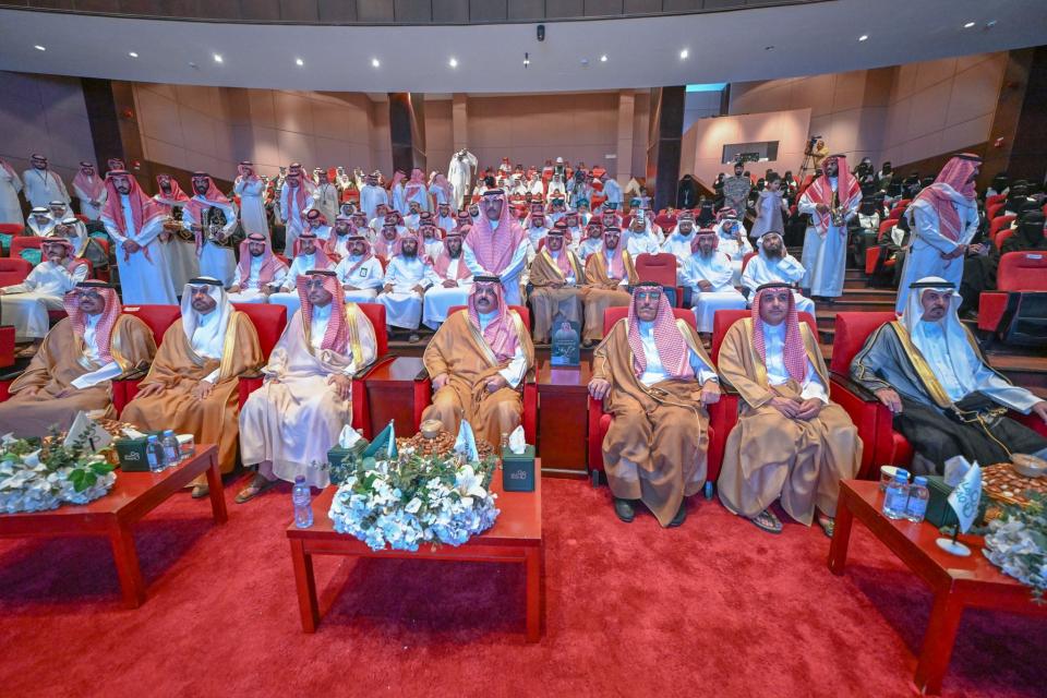أمير منطقة حائل يرعى حفل تخريج أكثر من 160 طالبًا وطالبة من أبناء الجمعية الخيرية لرعاية الأيتام "رفاق"