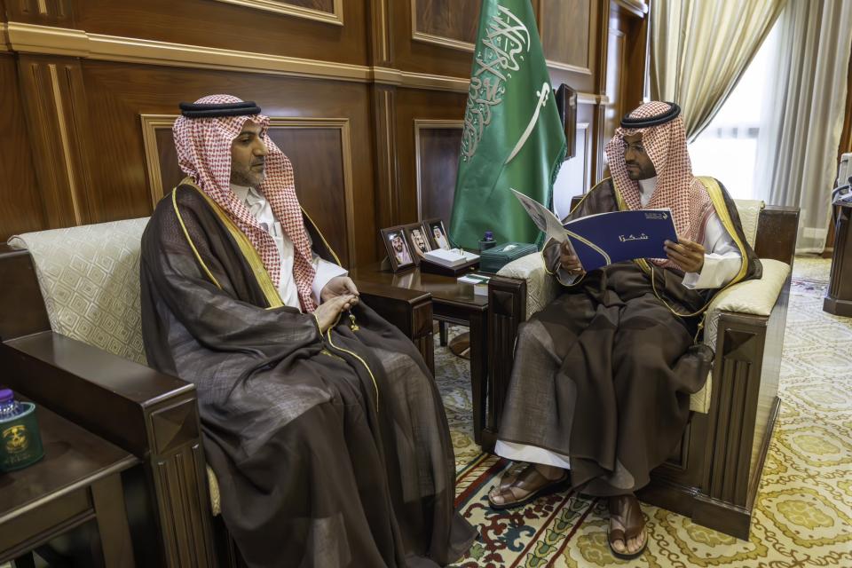 نائب أمير حائل يستقبل مدير فرع صندوق تنمية الموارد البشرية بالمنطقة