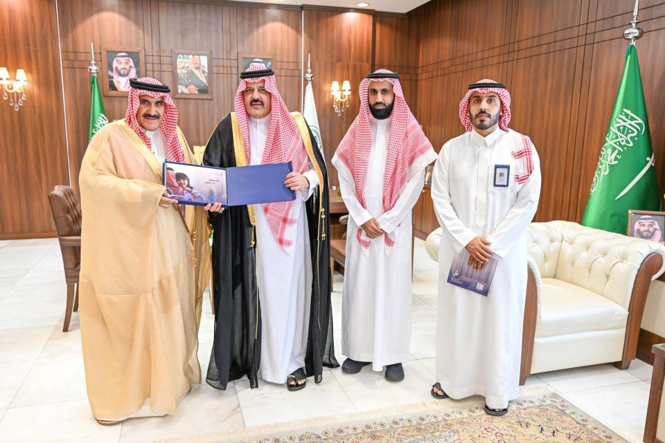 أمير حائل يستقبل رئيس لجنة تراحم بالمنطقة