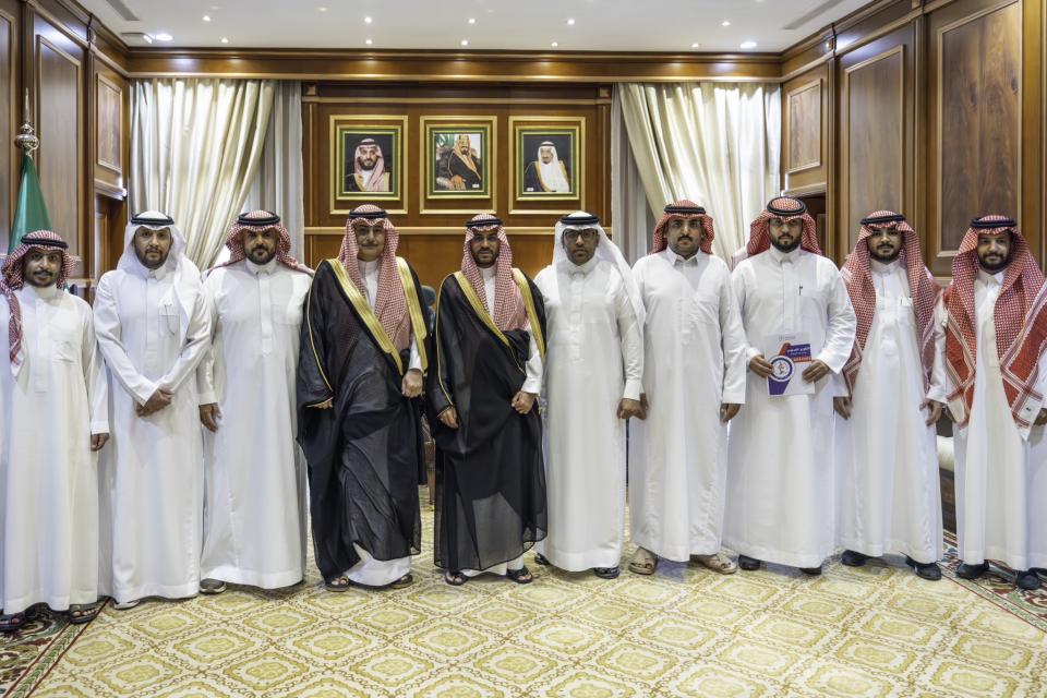 نائب أمير منطقة حائل يستقبل رئيس مجلس إدارة نادي فيد الرياضي