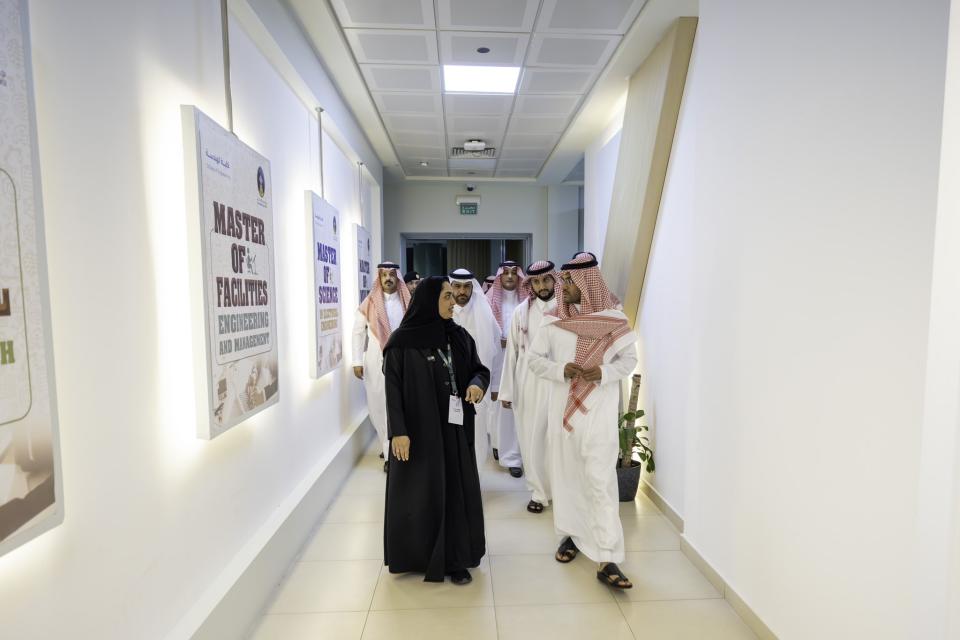 نائب أمير منطقة حائل يدشن المرحلة الثانية من برنامج صوت الشباب بحائل
