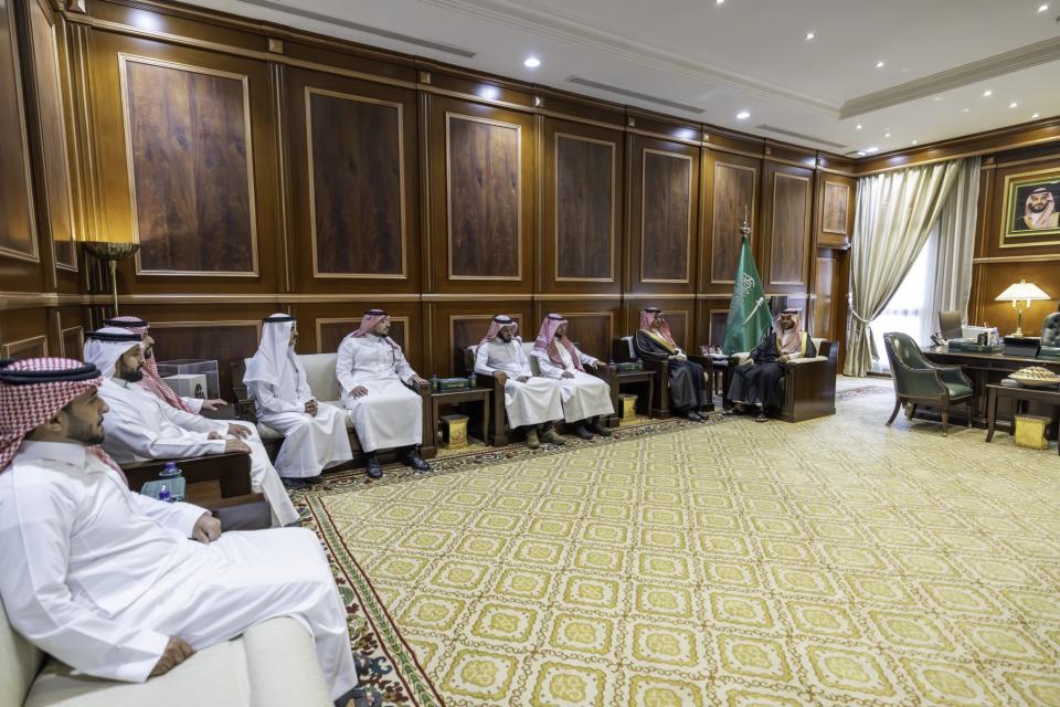 نائب أمير منطقة حائل يستقبل عددًا من رواد الأعمال في القطاع السياحي