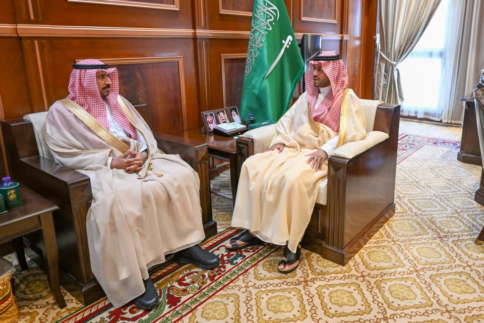 نائب أمير منطقة حائل يستقبل رئيس فرع النيابة العامة بالمنطقة