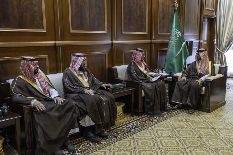 نائب أمير حائل يستقبل رئيس مجلس الجمعيات الأهلية بالمنطقة