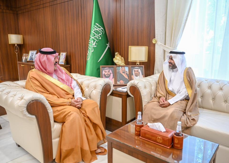 أمير حائل يستقبل مدير تعليم المنطقة