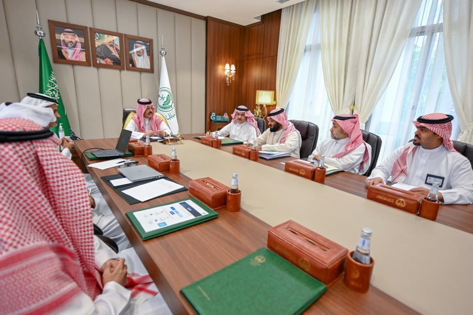 أمير منطقة حائل يعقد اجتماعًا مع الرئيس التنفيذي لشركة التحول المبتكر