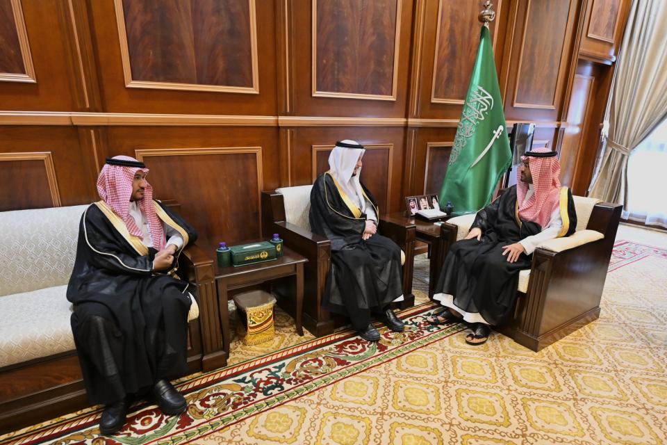 نائب أمير حائل يستقبل نائب الرئيس التشغيلي للقطاع الشمالي في شركة المياه الوطنية