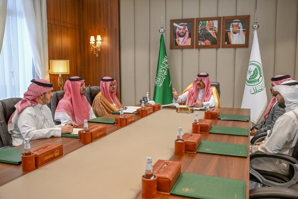 أمير حائل يستقبل رئيس مجلس هيئة تطوير المنطقة