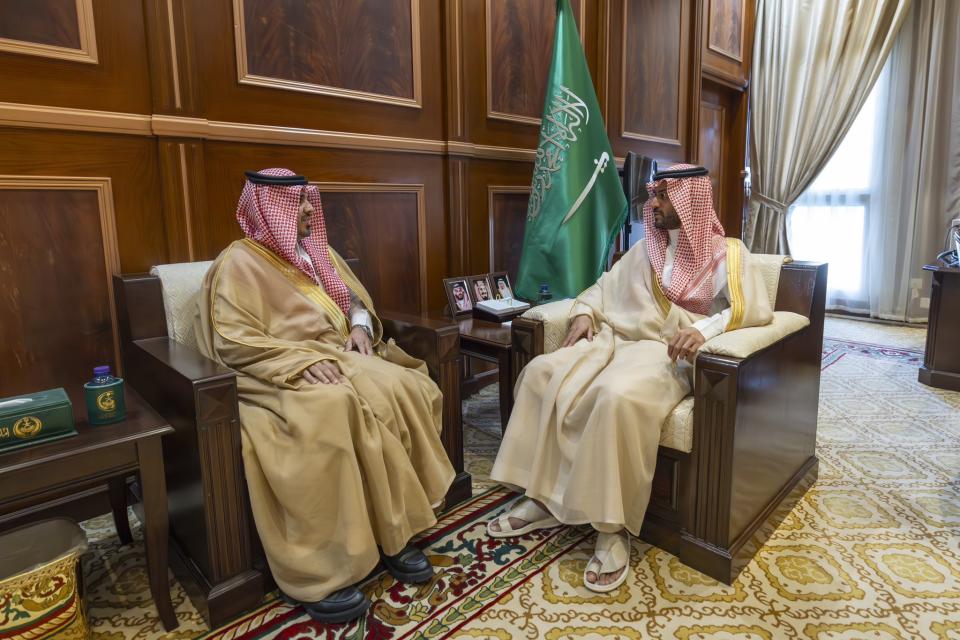 نائب أمير حائل يستقبل مدير فرع هيئة التراث بالمنطقة