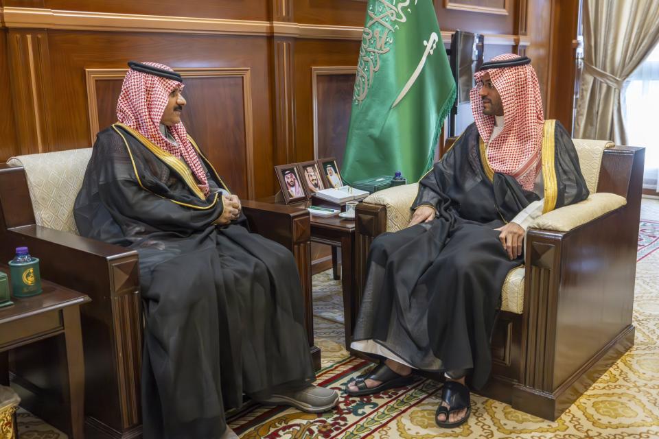 نائب أمير حائل يستقبل مدير فرع وزارة النقل والخدمات اللوجستية بالمنطقة