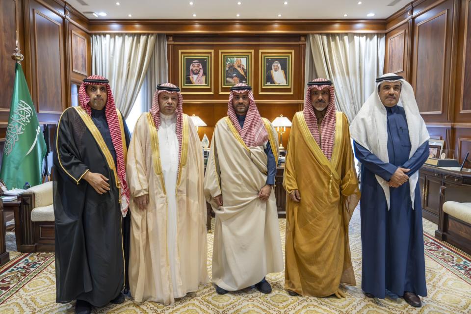 نائب أمير حائل يستقبل رئيس اللجنة الوطنية للمتاحف باتحاد الغرف التجارية السعودية