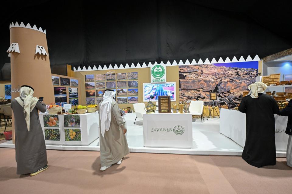إمارة حائل تشارك في مهرجان الملك عبدالعزيز للإبل في نسخته التاسعة بمعرض وزارة الداخلية (واحة الأمن)