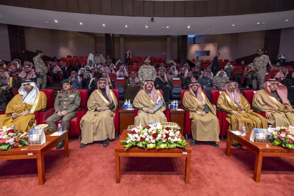 أمير منطقة حائل يدشّن "ملتقى تعلُّم" ويشهد توقيع عدد من اتفاقيات التعاون
