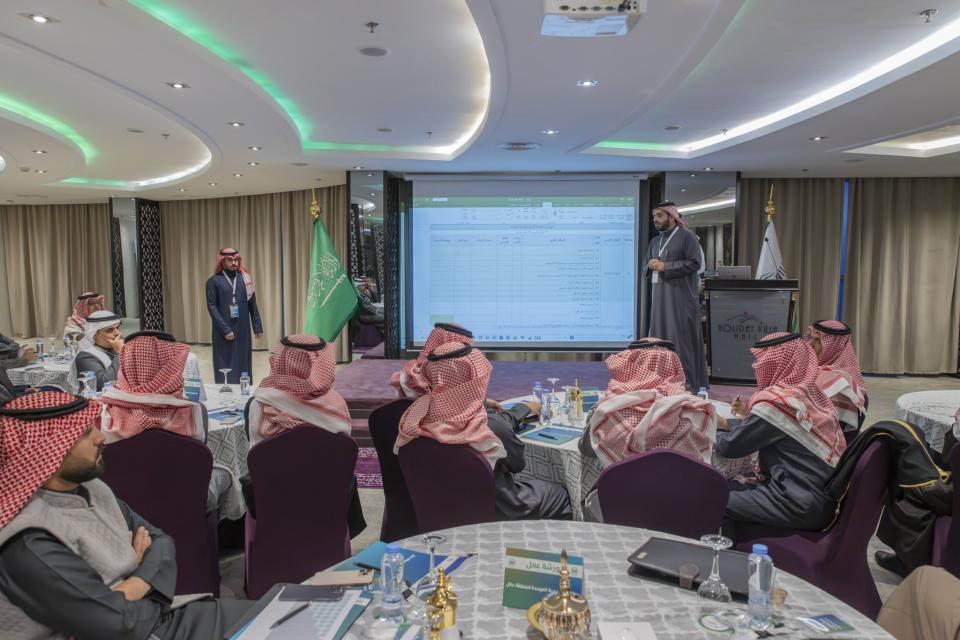 ورشة عمل لمناقشة مخرجات الخطة الخمسية للقطاعات الحكومية ومؤشرات الأداء التنموية بمنطقة حائل