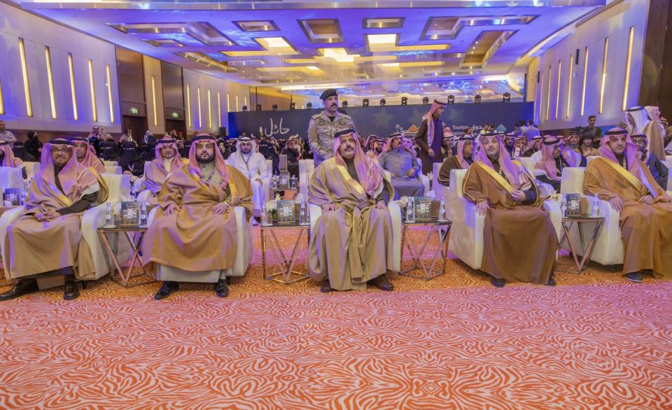 أمير منطقة حائل يرعى الحفل الختامي لجولة "اكتشف بُعد حائل"